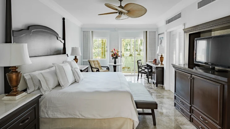 Royal Hideaway Playacar